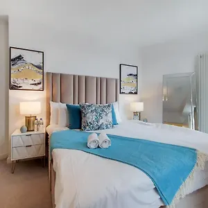 Luxury Three Bed By Excel London
